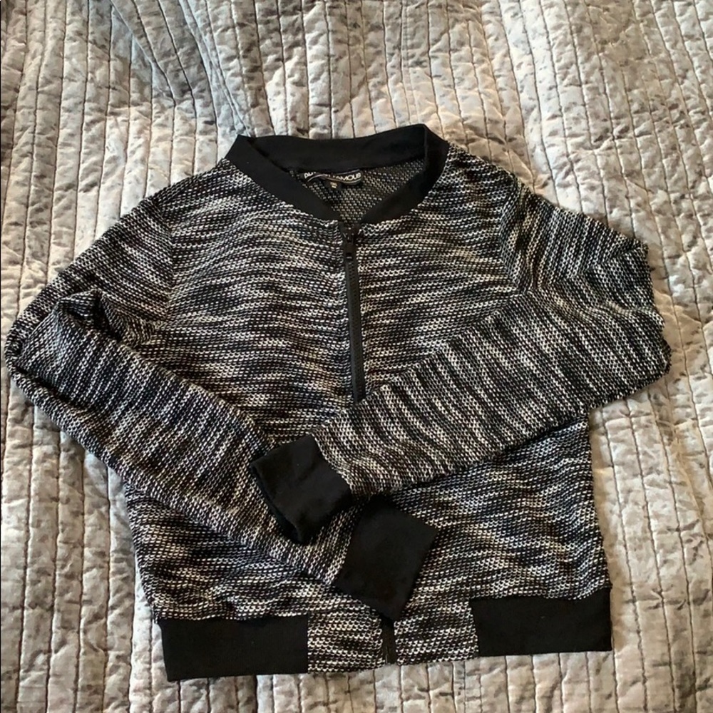 ⭐️ Black and white jacket